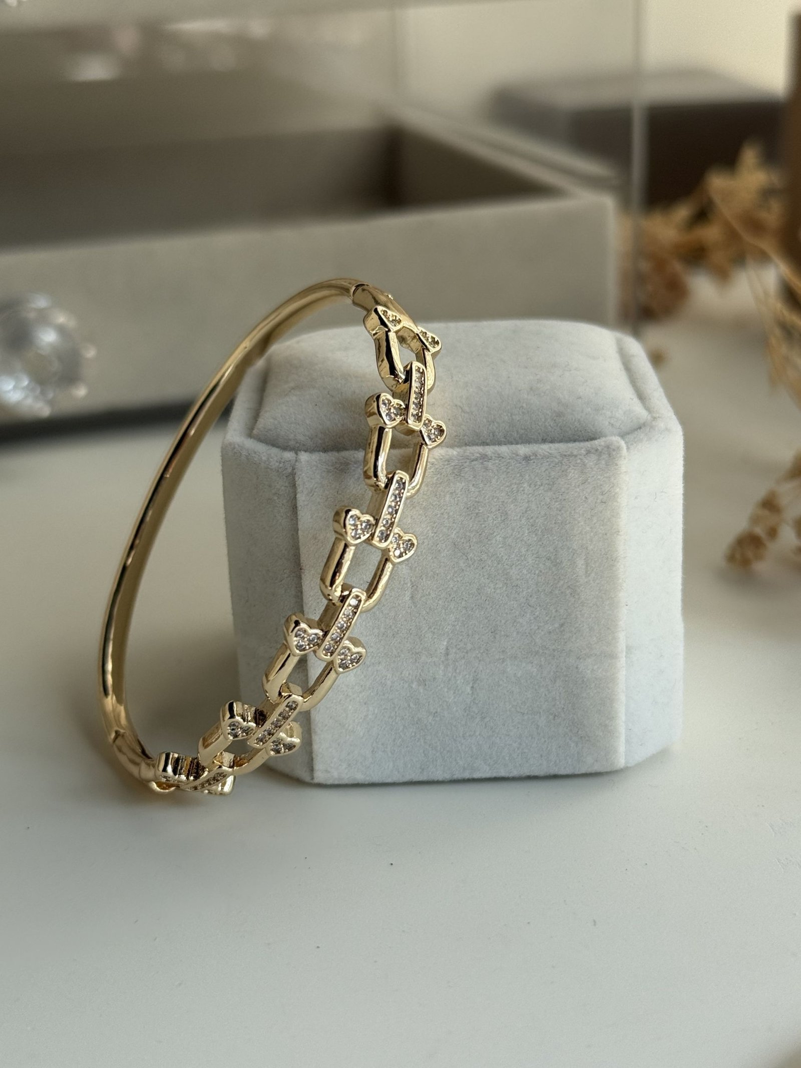 Lumière Link Pavé Cuff