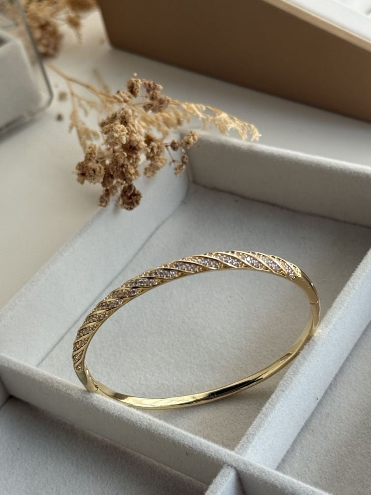 Aurelia Spiral Pavé Cuff