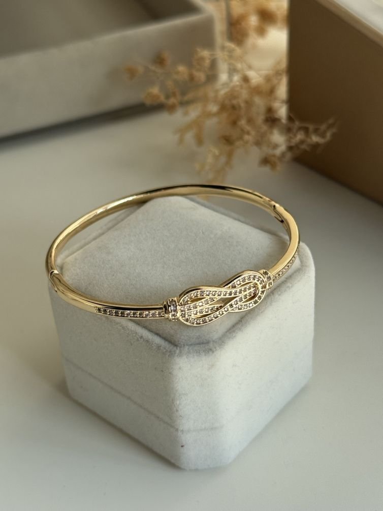 Aurielle Knot Pavé Cuff