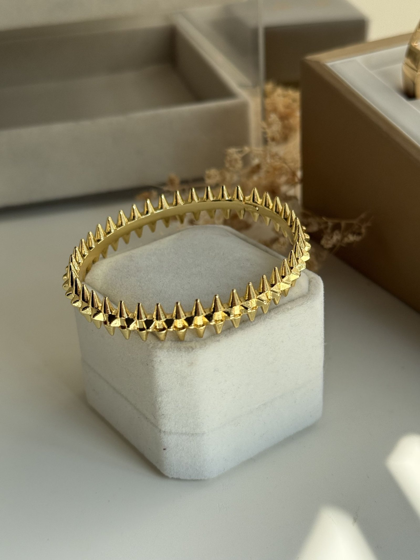 Clash Aura Stud Bracelet