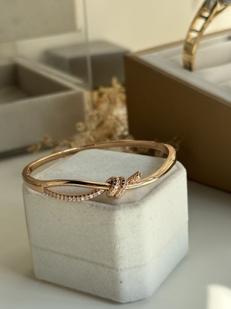 Rose Knot Elegance Bracelet