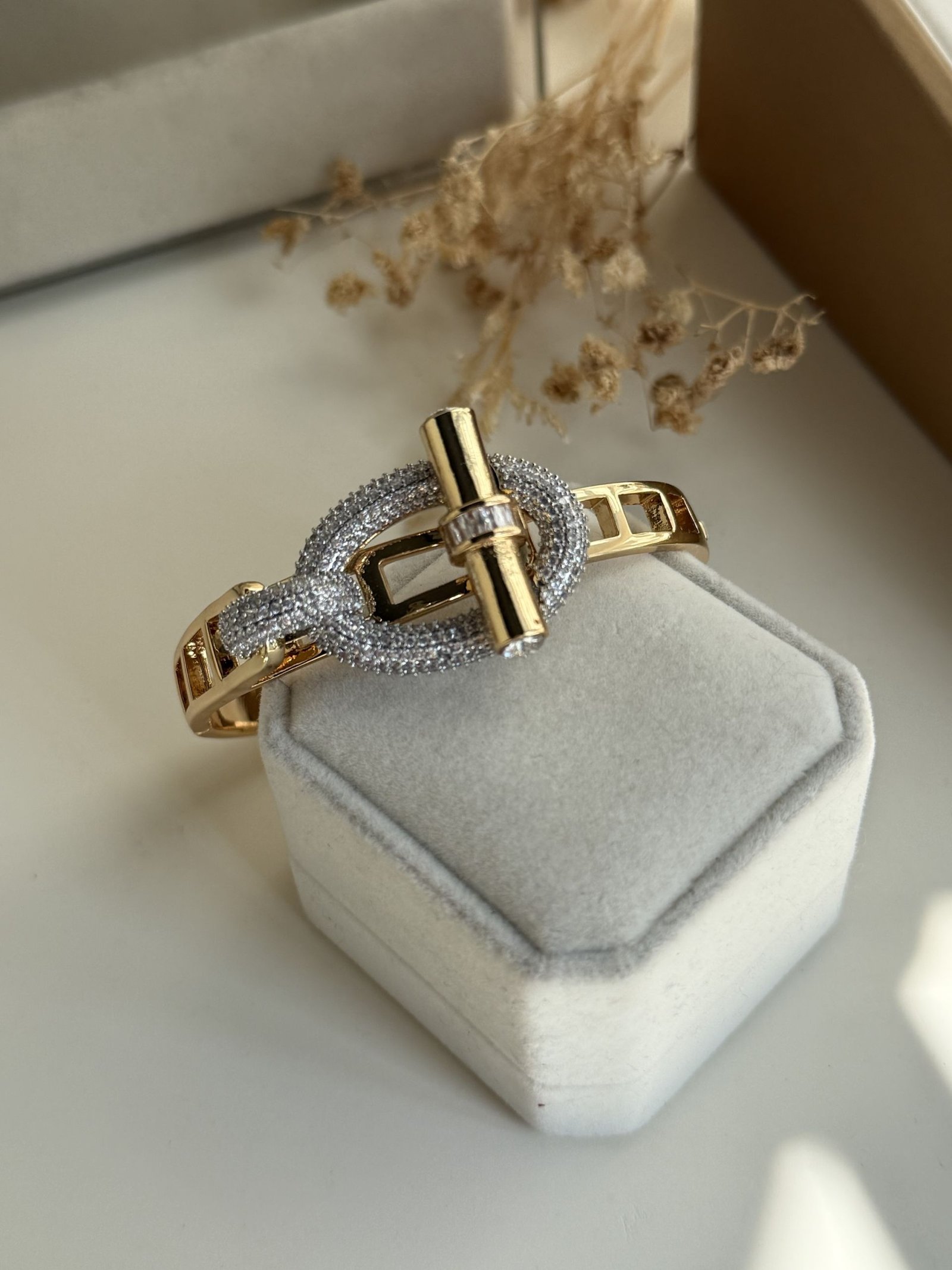T-Lock Halo Toggle Bracelet