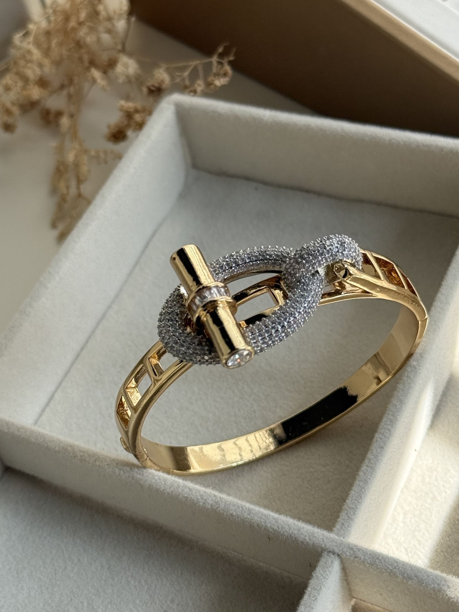 T-Lock Halo Toggle Bracelet