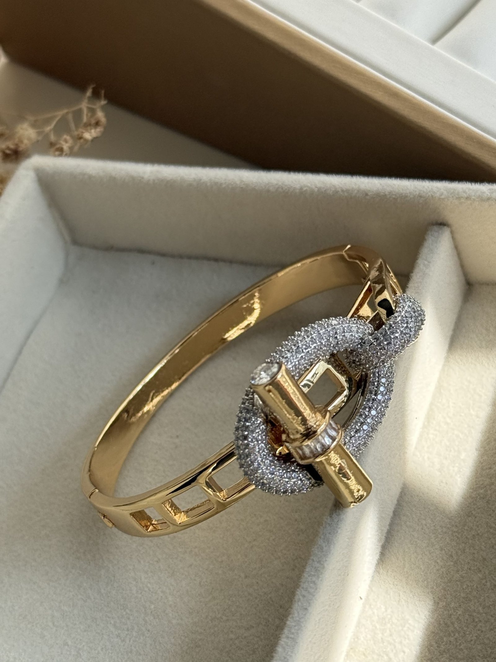 T-Lock Halo Toggle Bracelet