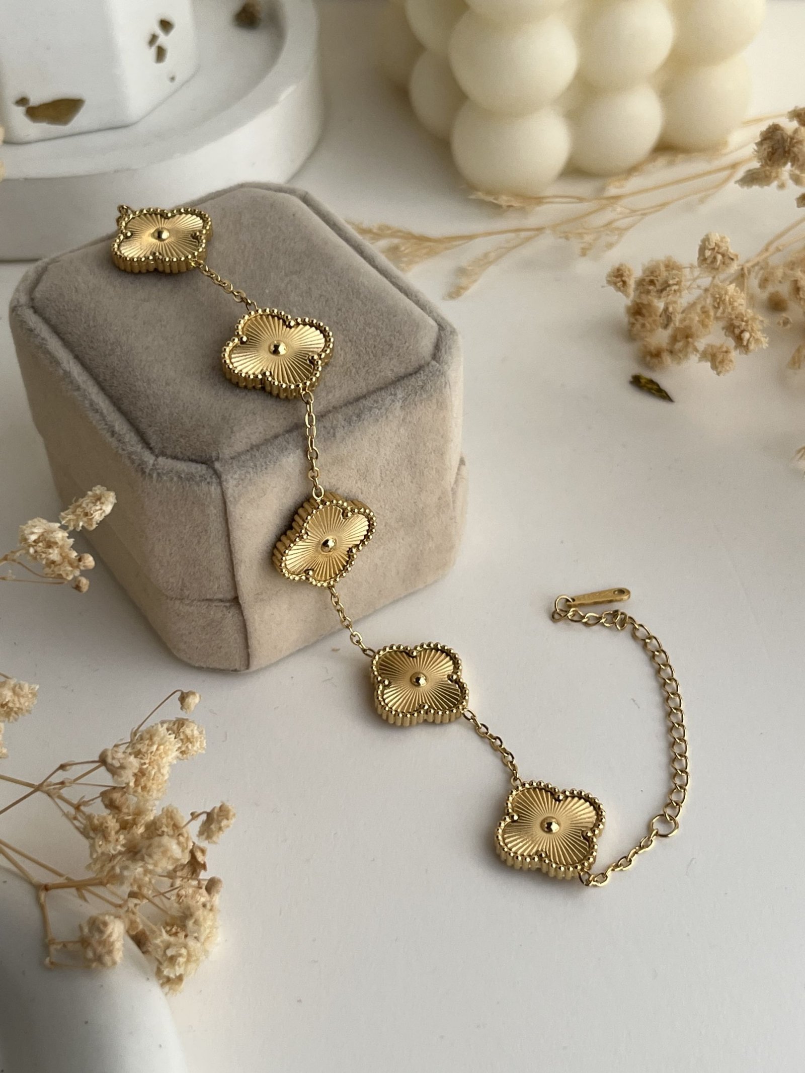 Solara Radiant Clover Chain Bracelet