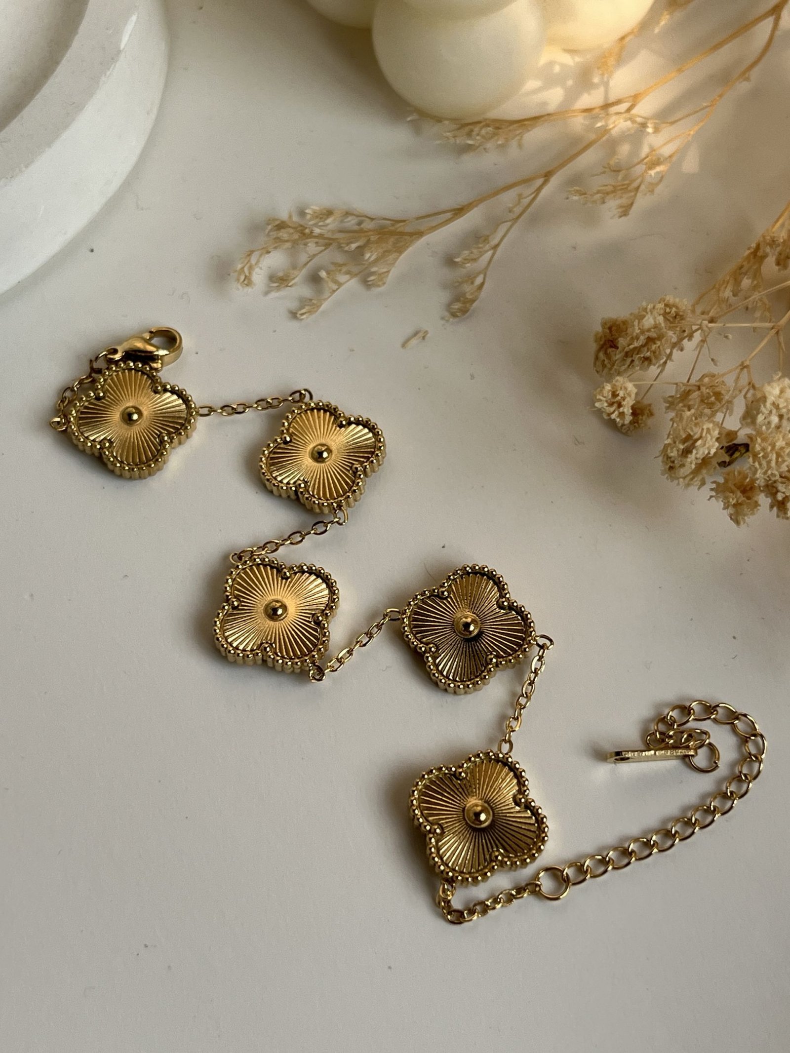 Solara Radiant Clover Chain Bracelet