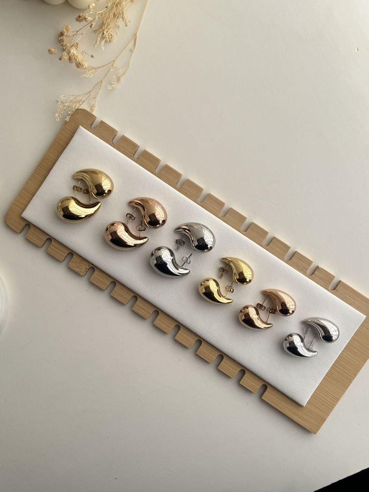 Veloura Teardrop Stud Earrings(large)