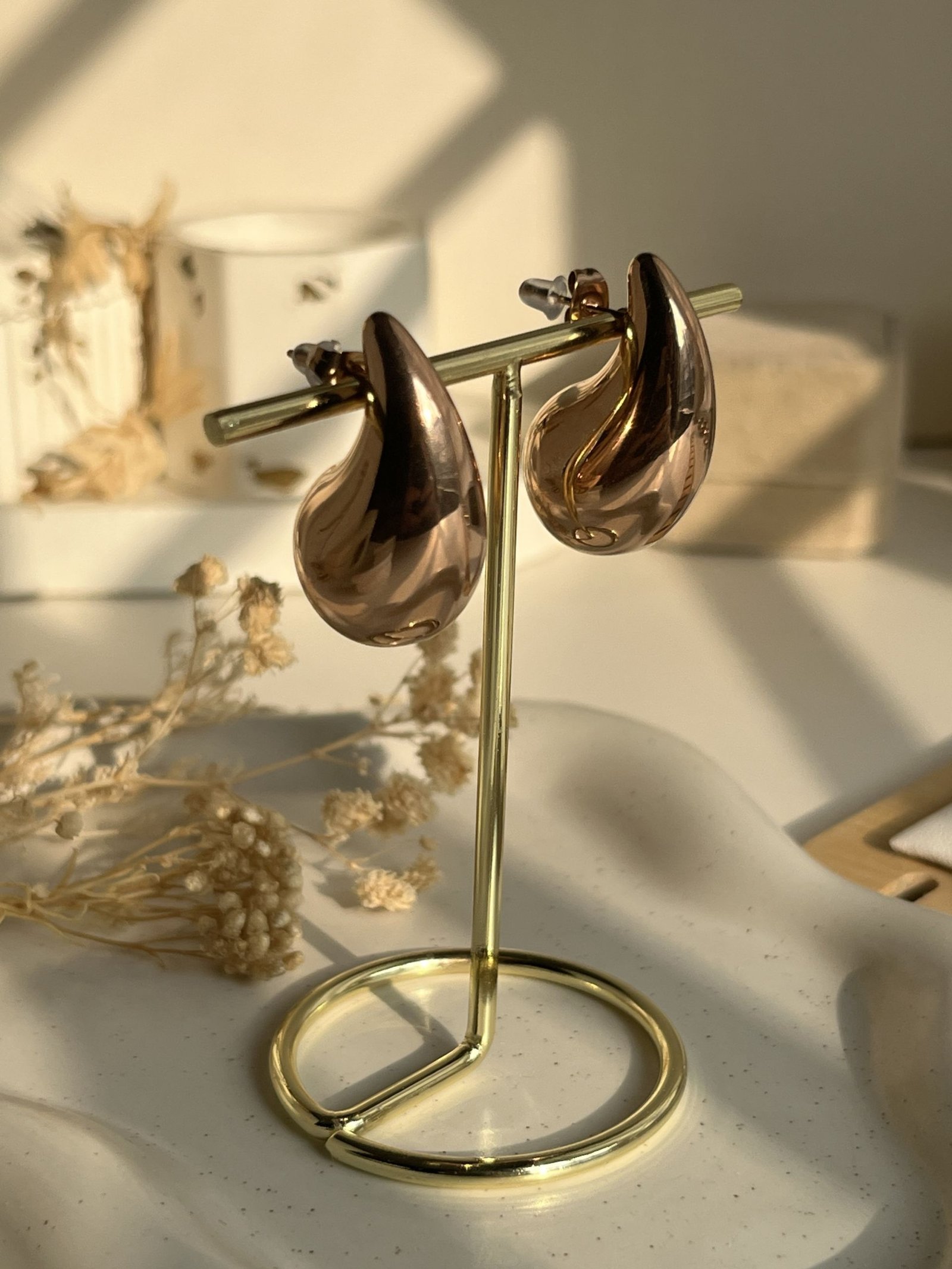 Veloura Teardrop Stud Earrings(large)