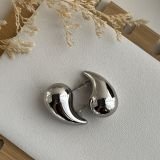 Auria Teardrop Stud Earrings (medium)