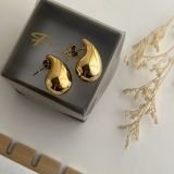 Auria Teardrop Stud Earrings (medium)