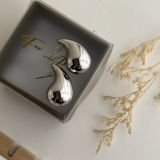 Auria Teardrop Stud Earrings (medium)