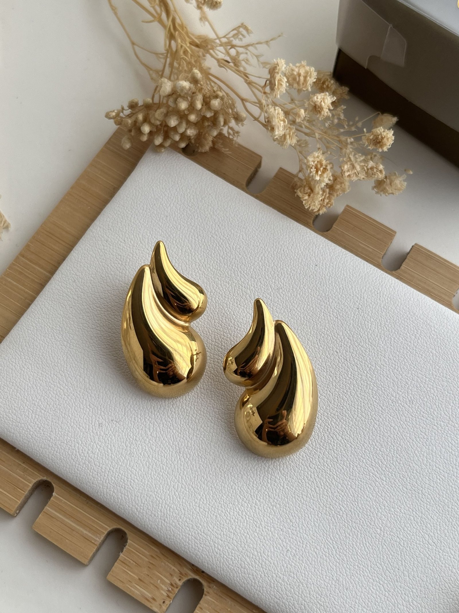 Solvara Chunky Teardrop Stud Earrings