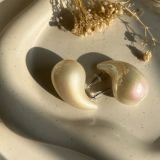 Pearline Luxe Curve Teardrop Stud Earrings