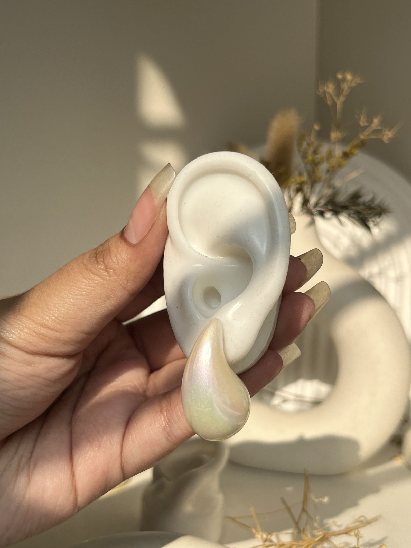 Pearline Luxe Curve Teardrop Stud Earrings