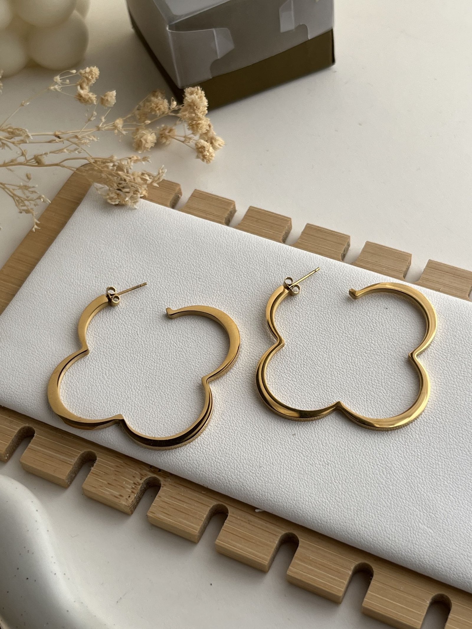 Aurielle Clover Hoop Earrings