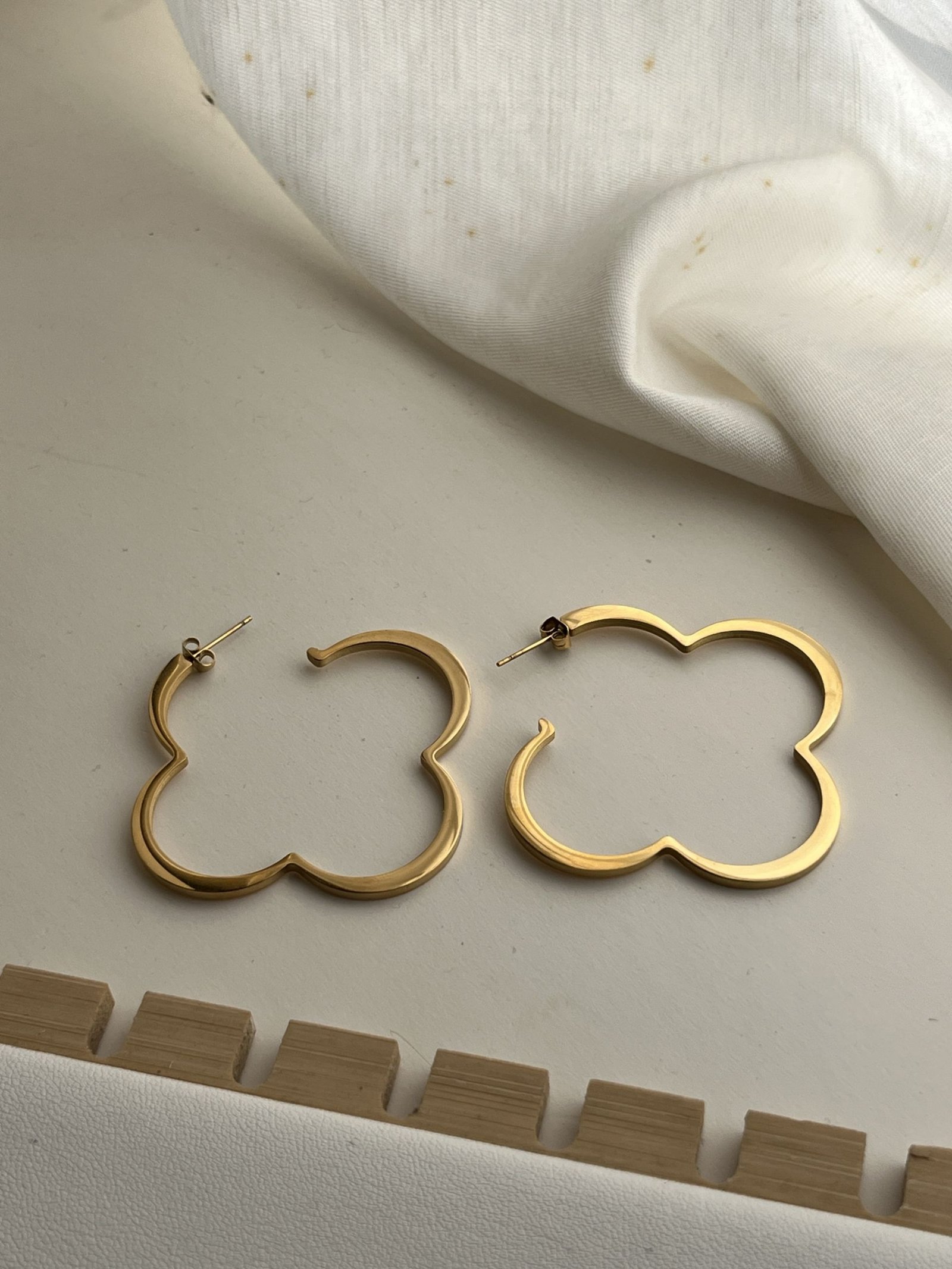 Aurielle Clover Hoop Earrings