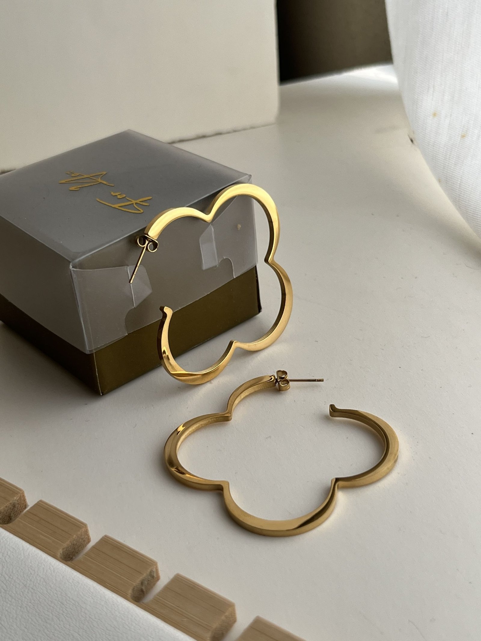 Aurielle Clover Hoop Earrings