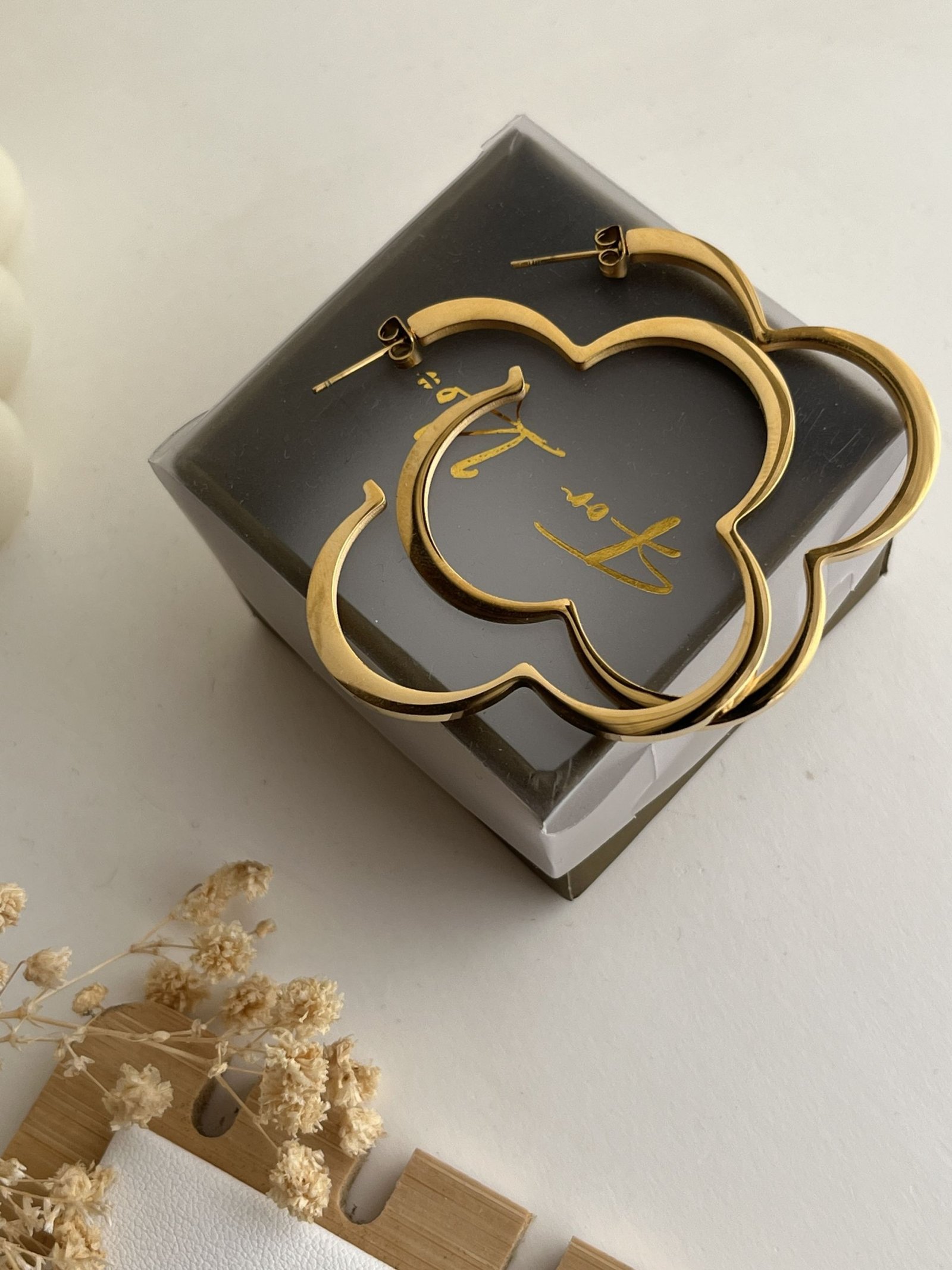 Aurielle Clover Hoop Earrings