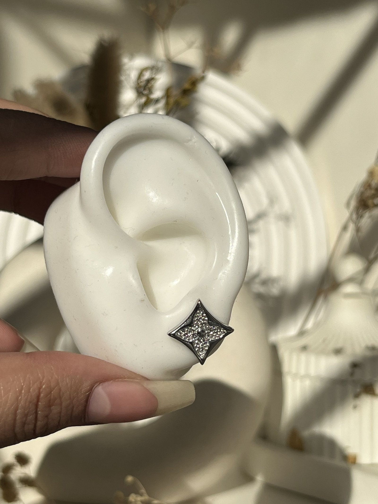 Quadra Clover Pavé Stud Earrings