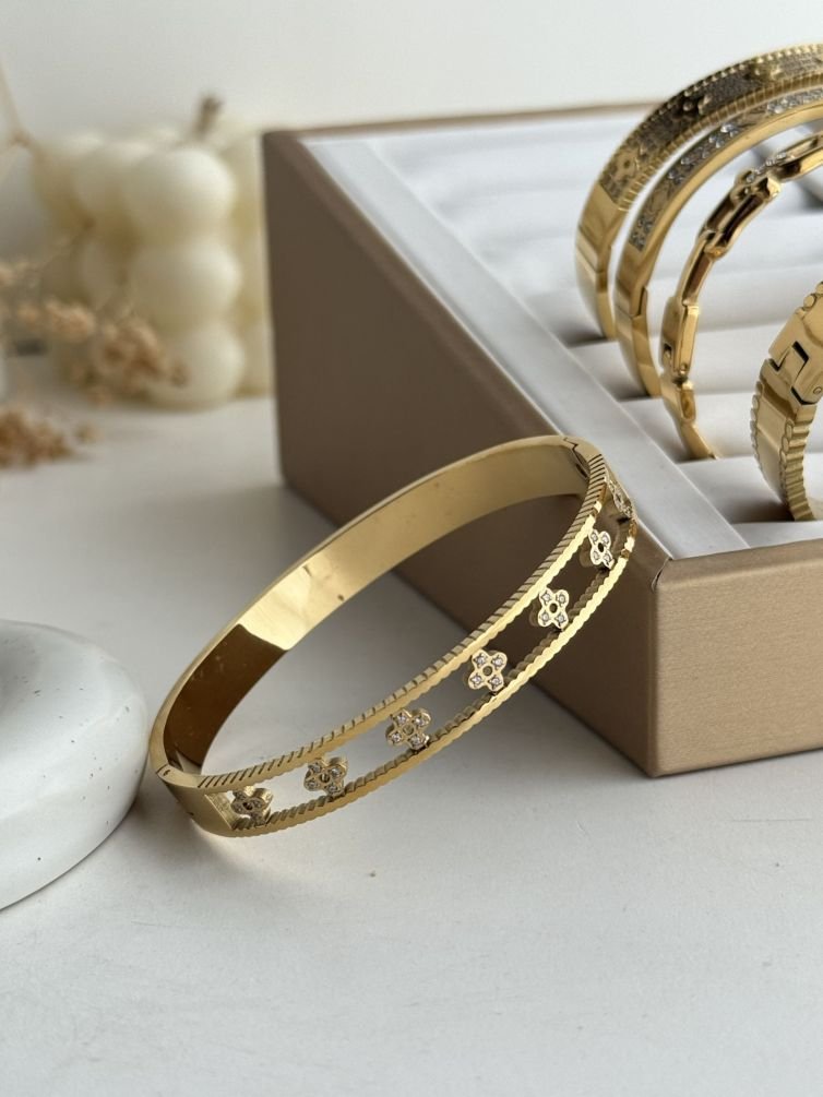Clover Lumière Cuff