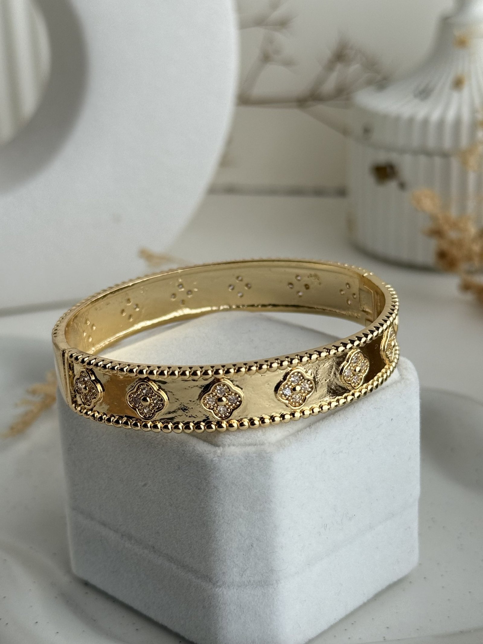 PΓ©rline Clover Cuff