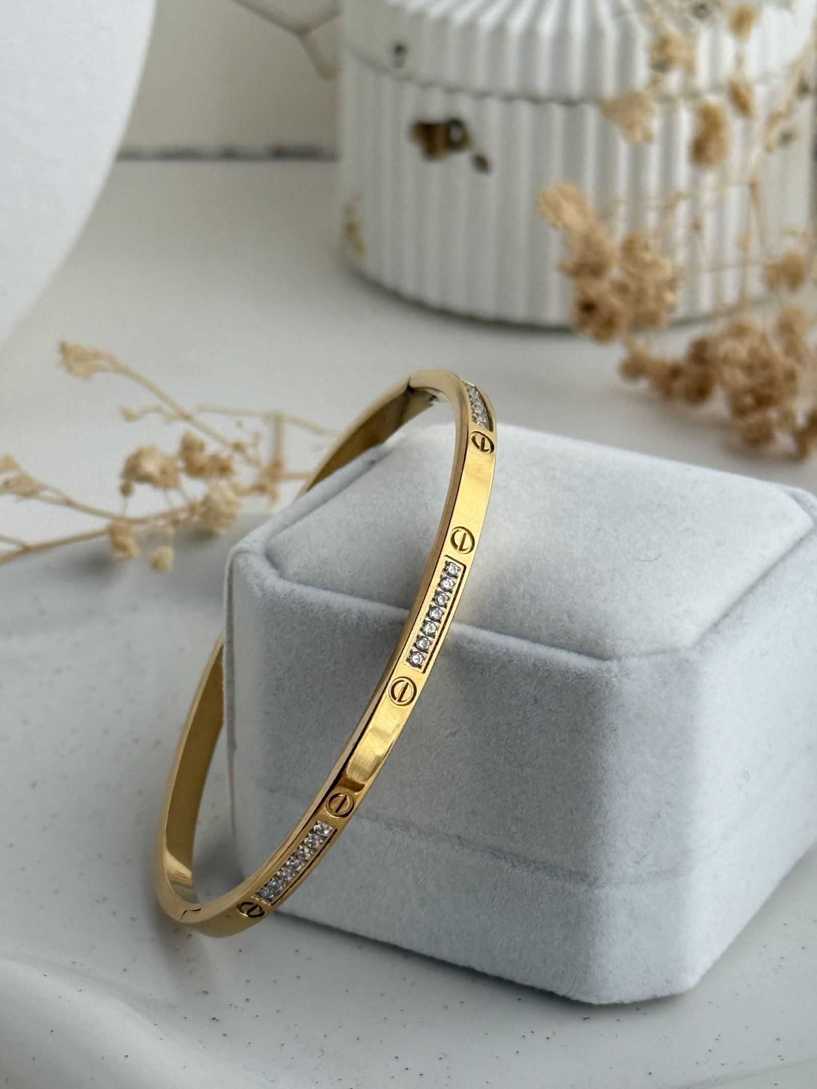 Amour Pavé Cuff