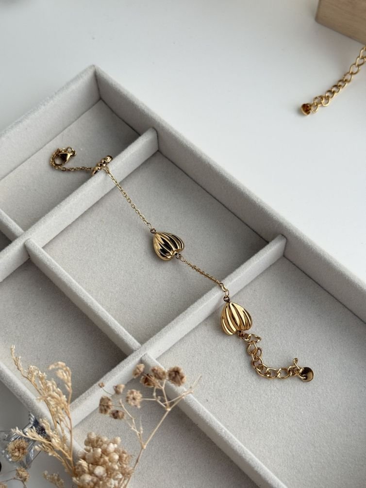 Aurelia Shell Chain Bracelet