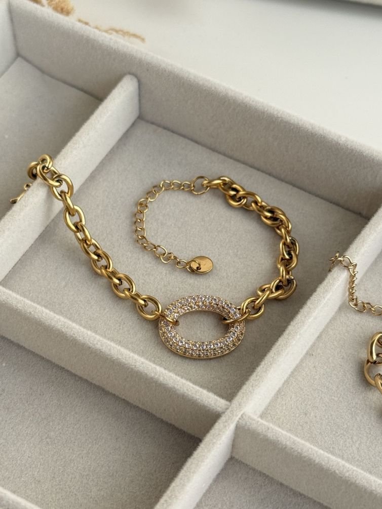 Aurelia Pavé Oval Link Bracelet