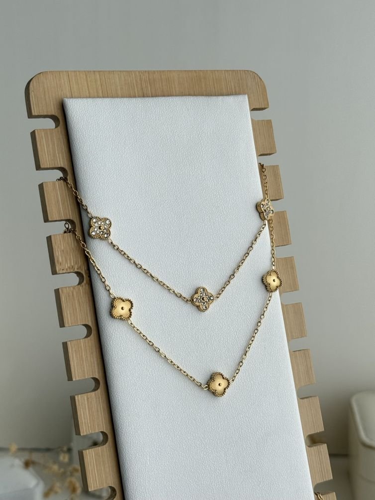 Elvara Aura Gold Clover Necklace