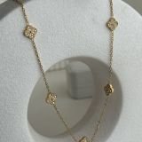 Elvara Lumi Pavé Clover Necklace