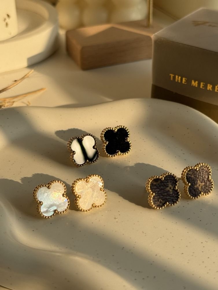 Alhambra Luxe Clover Stud Earrings (15mm)