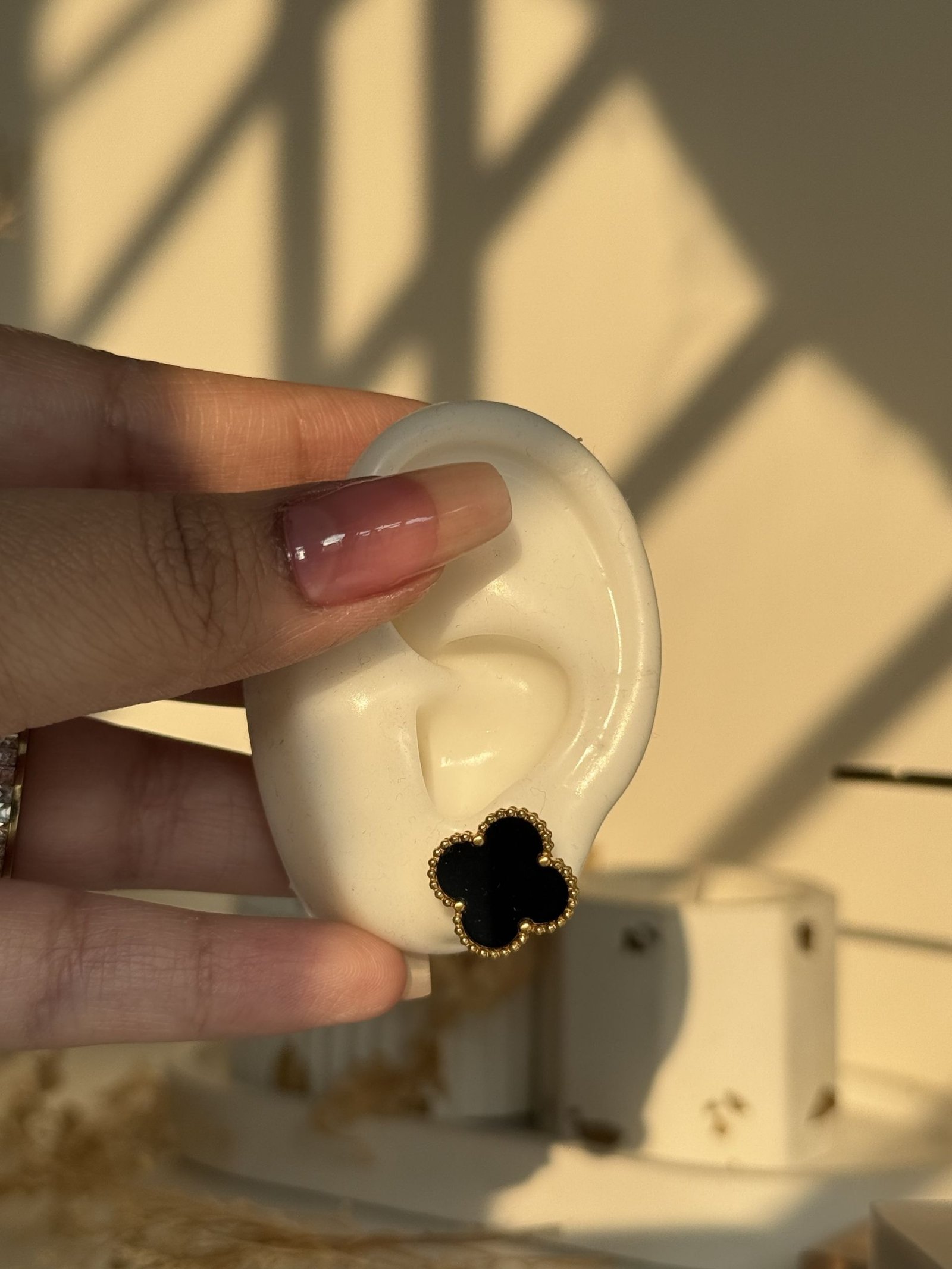 Alhambra Luxe Clover Stud Earrings (15mm)