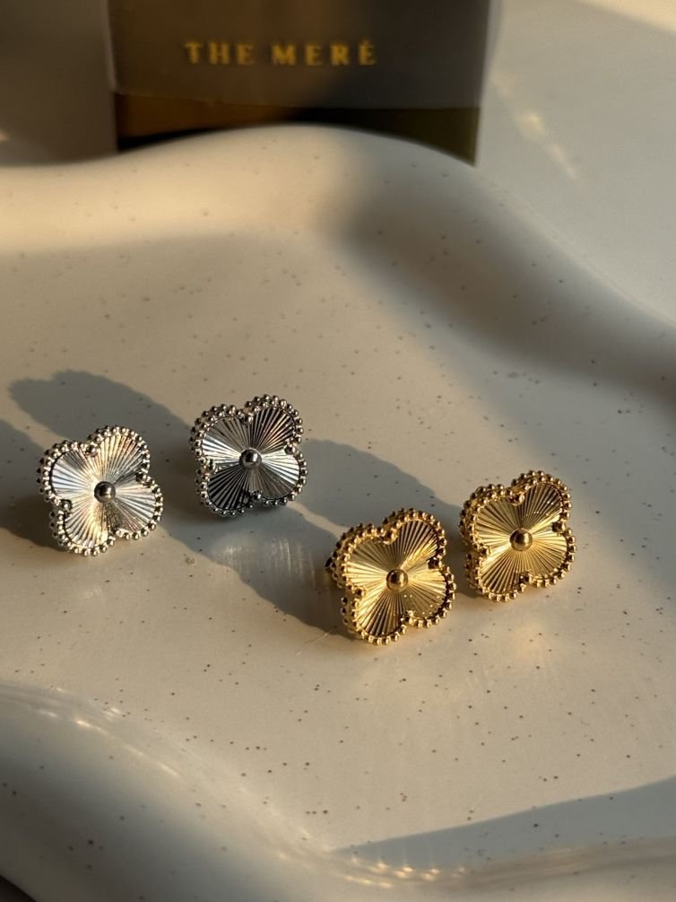 Alhambra Radiant Clover Stud Earrings