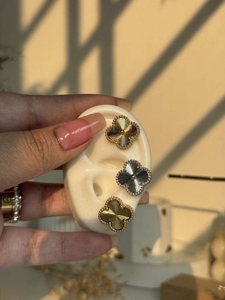 Alhambra Radiant Clover Stud Earrings