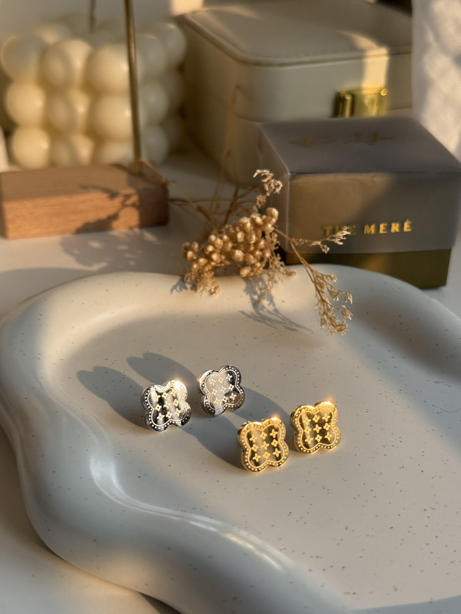 Alhambra Engraved Clover Stud Earrings