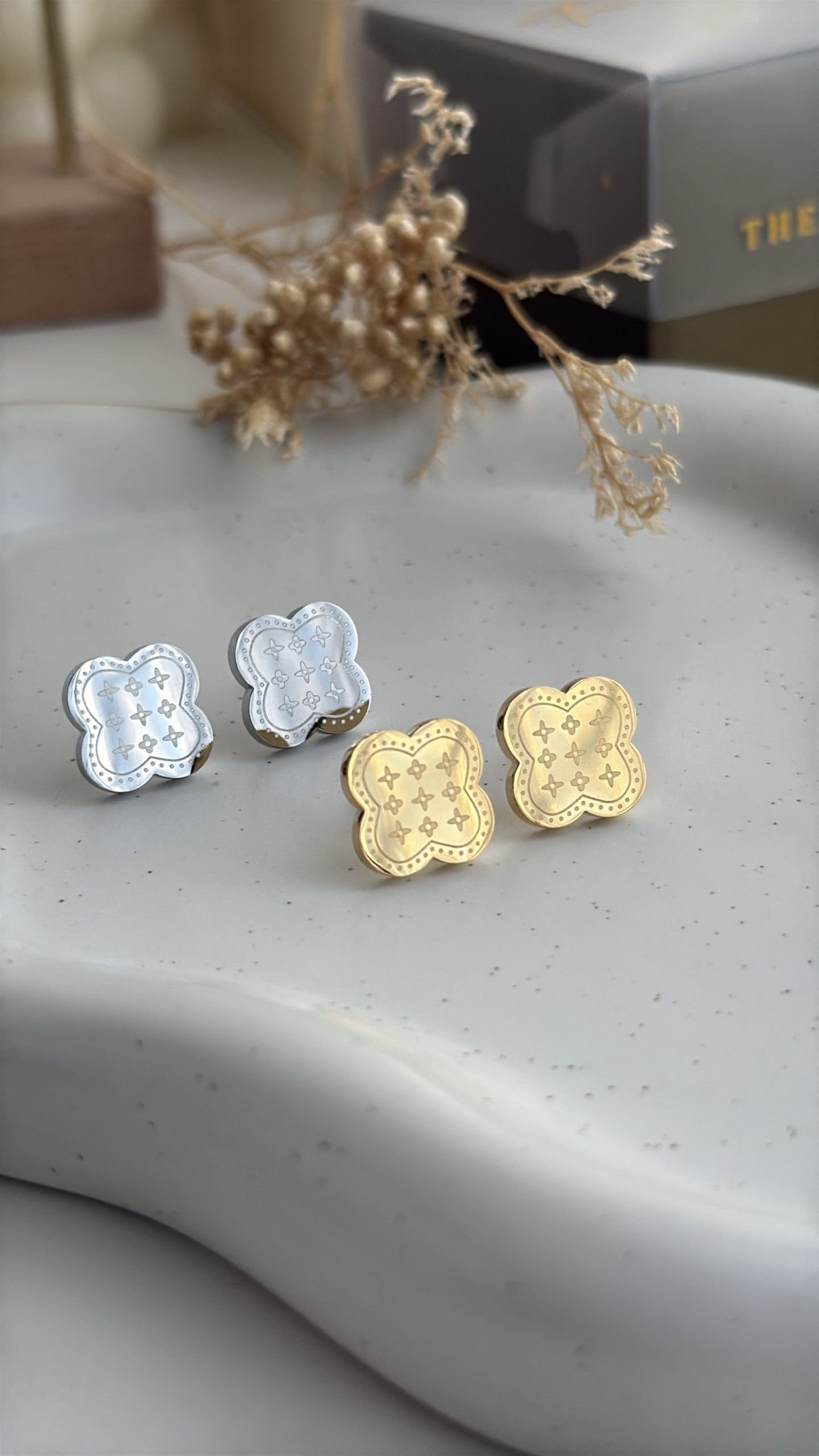 Alhambra Engraved Clover Stud Earrings