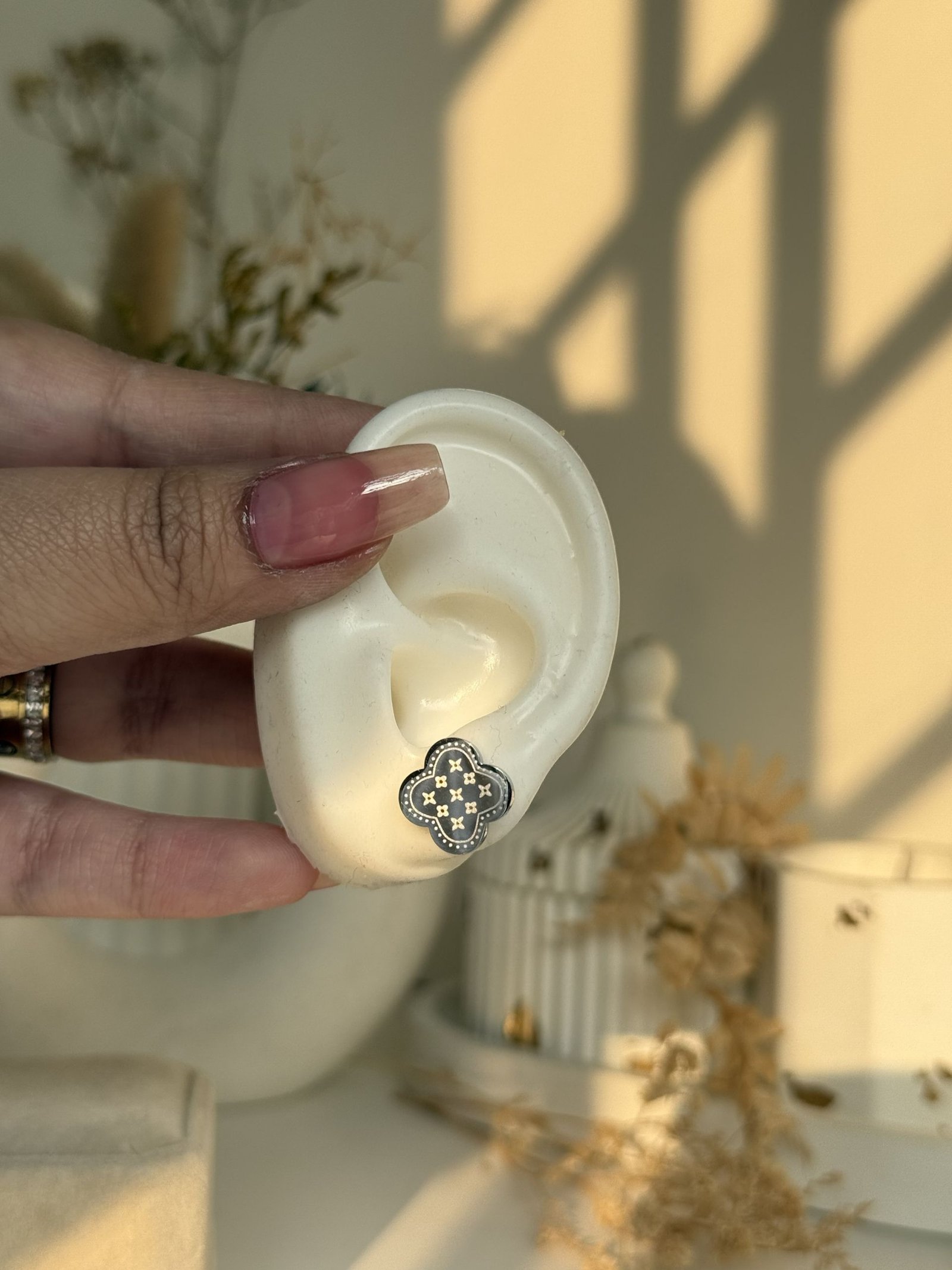 Alhambra Engraved Clover Stud Earrings