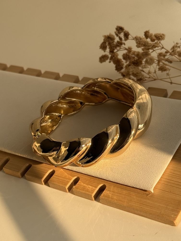Aurelia Twist Luxe Cuff