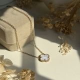 Noirva Clover Pendant Necklace