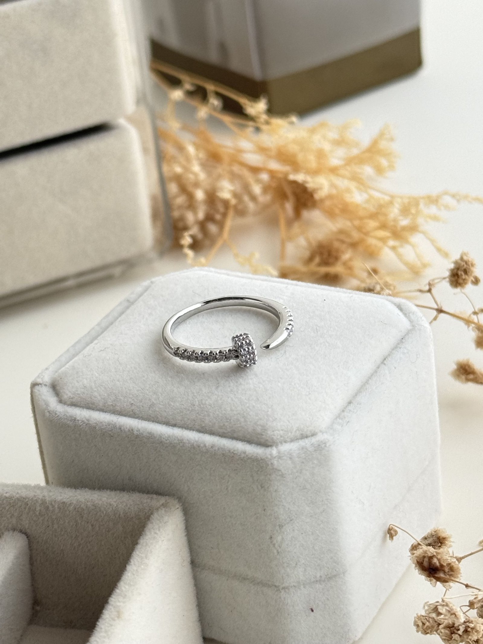 Celestia Orbit Ring
