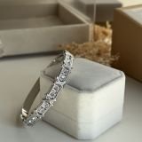 Xévara Crystal Cuff