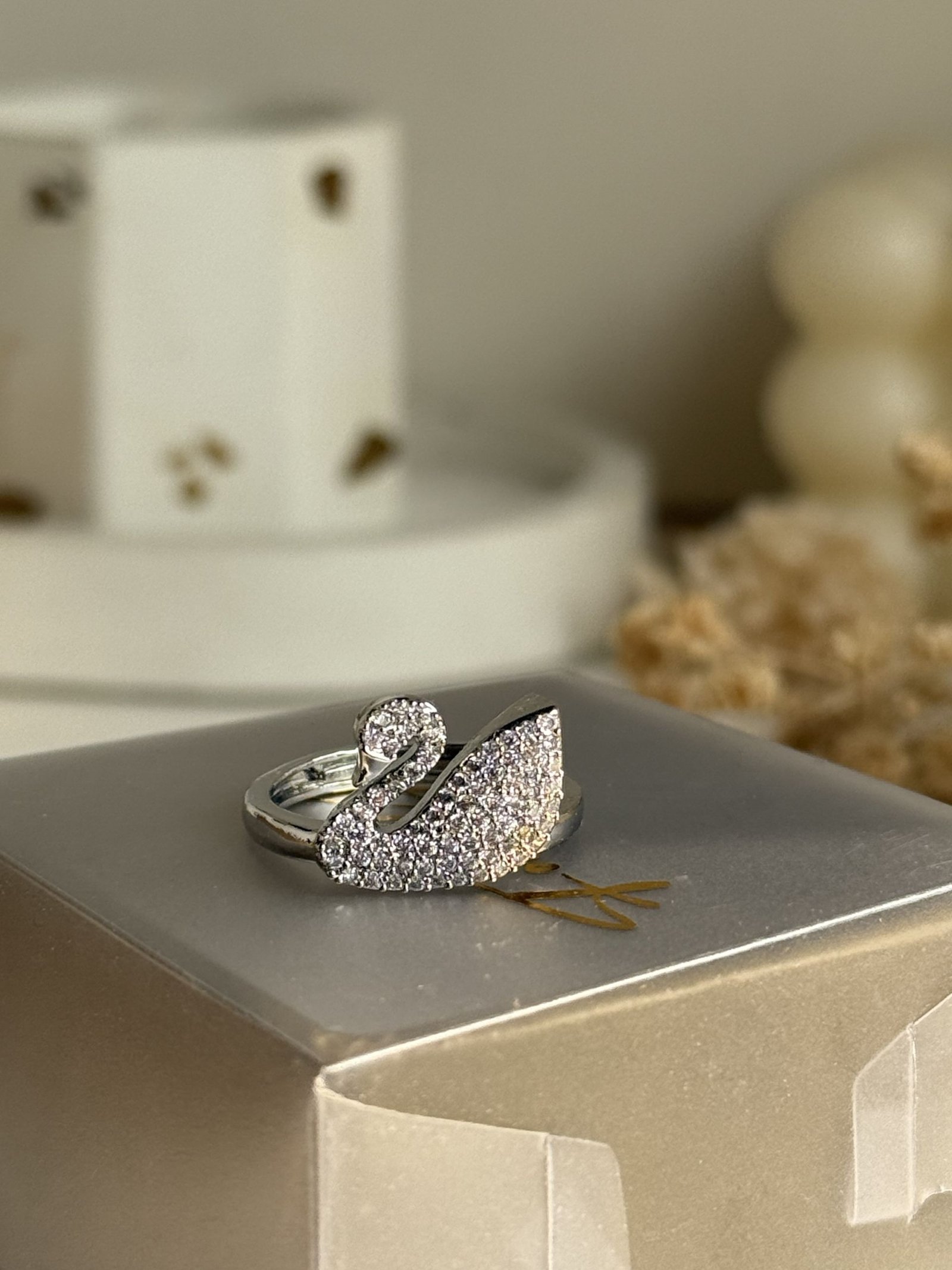 Swan Γclat PavΓ© Ring