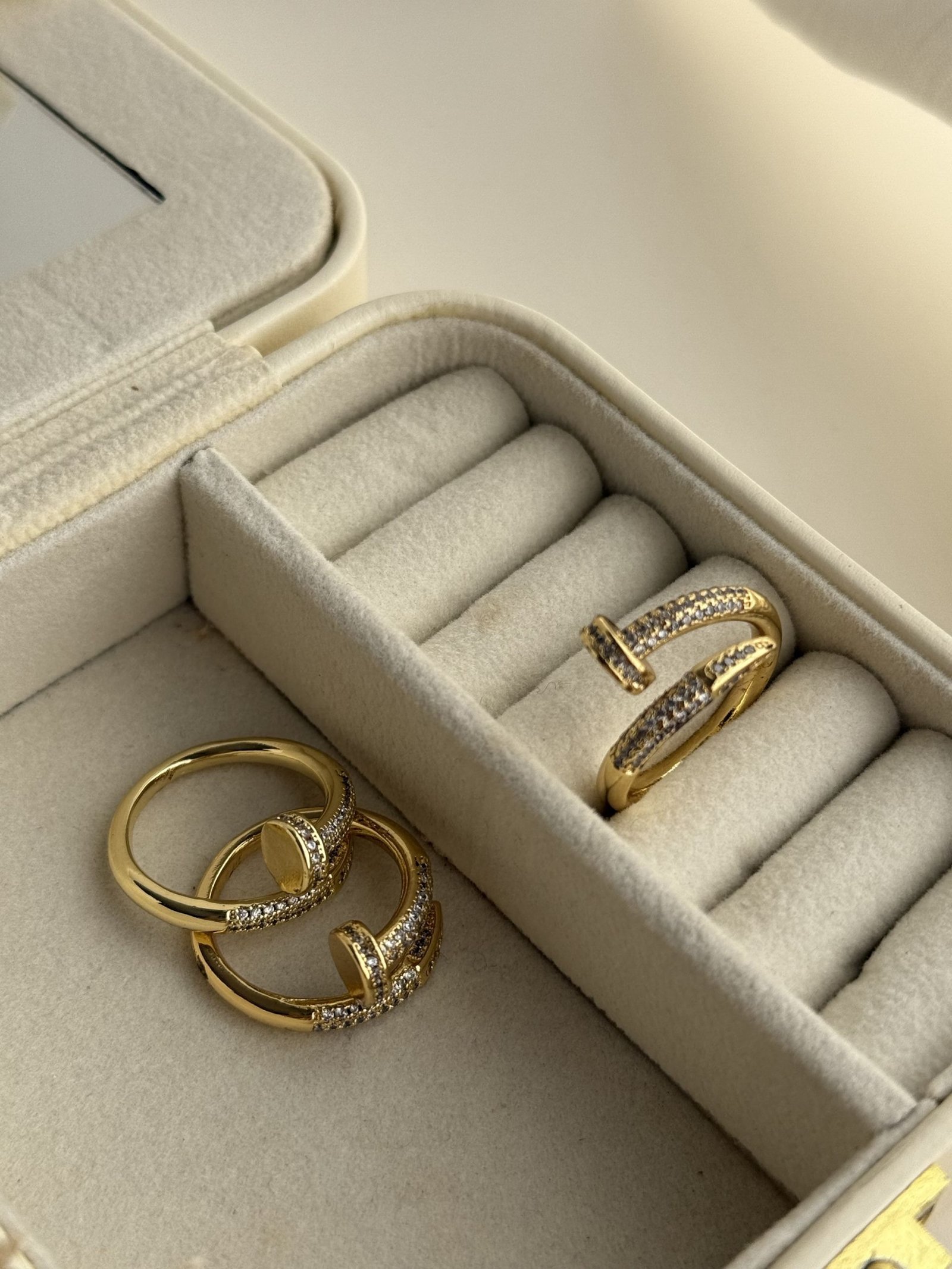 Clou Pavé Bypass Ring