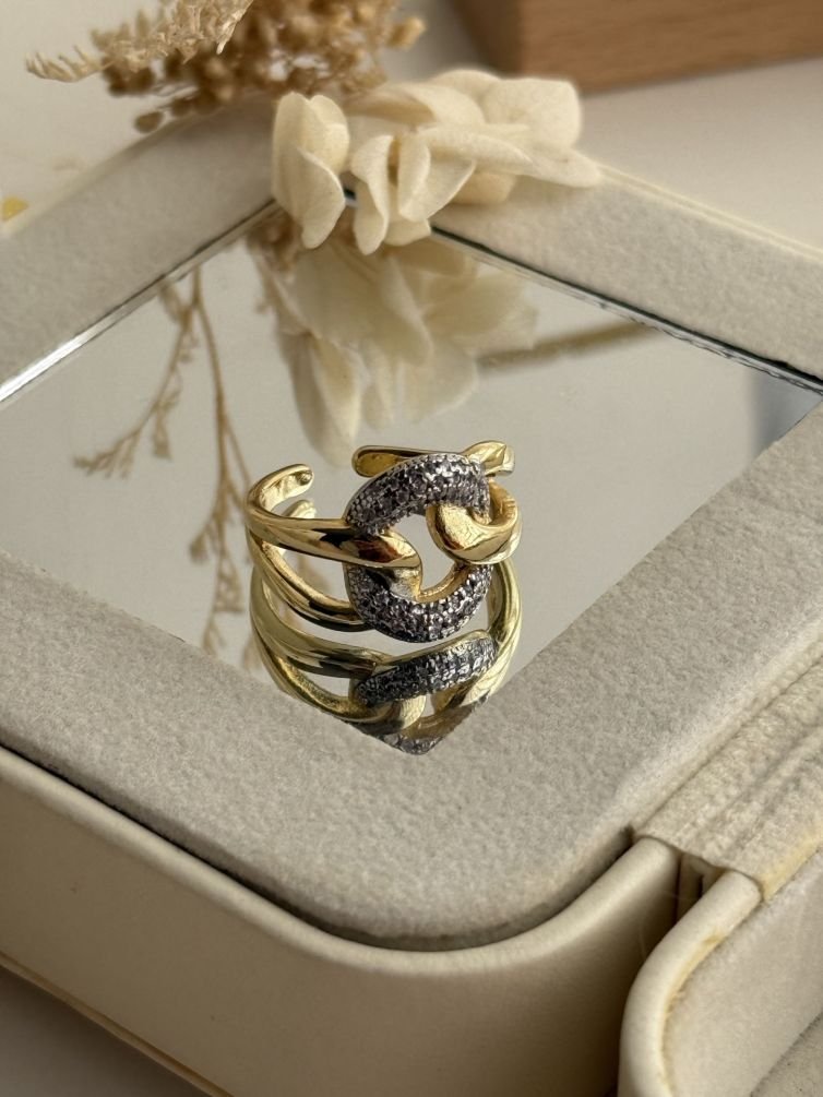 Celeste Knot Pavé Ring