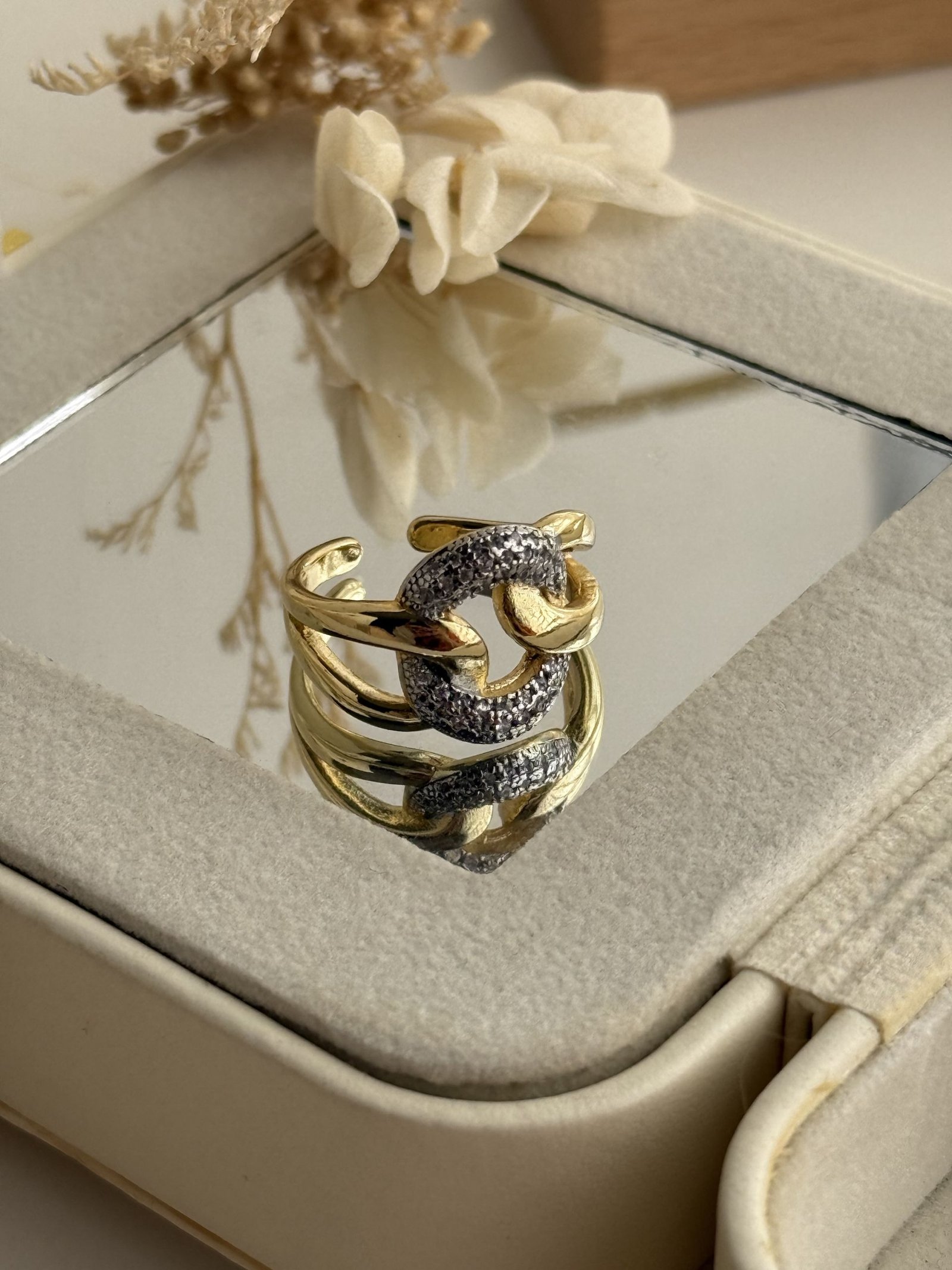 Celeste Knot Pavé Ring