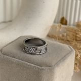 Amour Pavé Love Band Ring