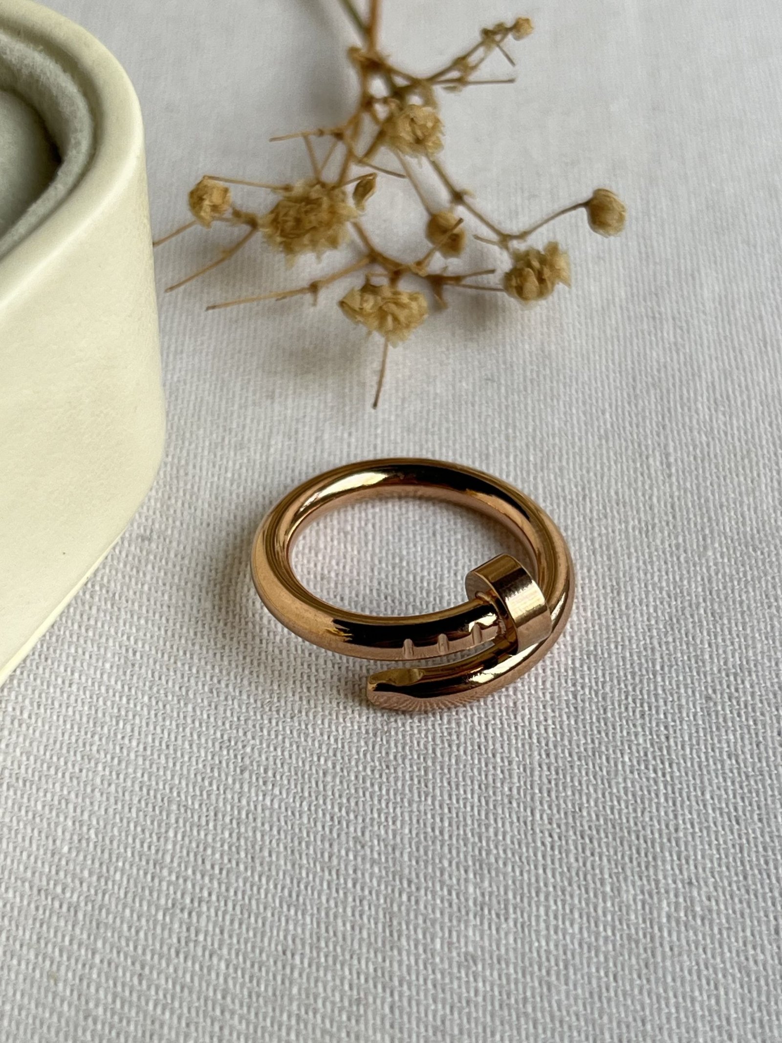 Clou Pure Nail Band Ring