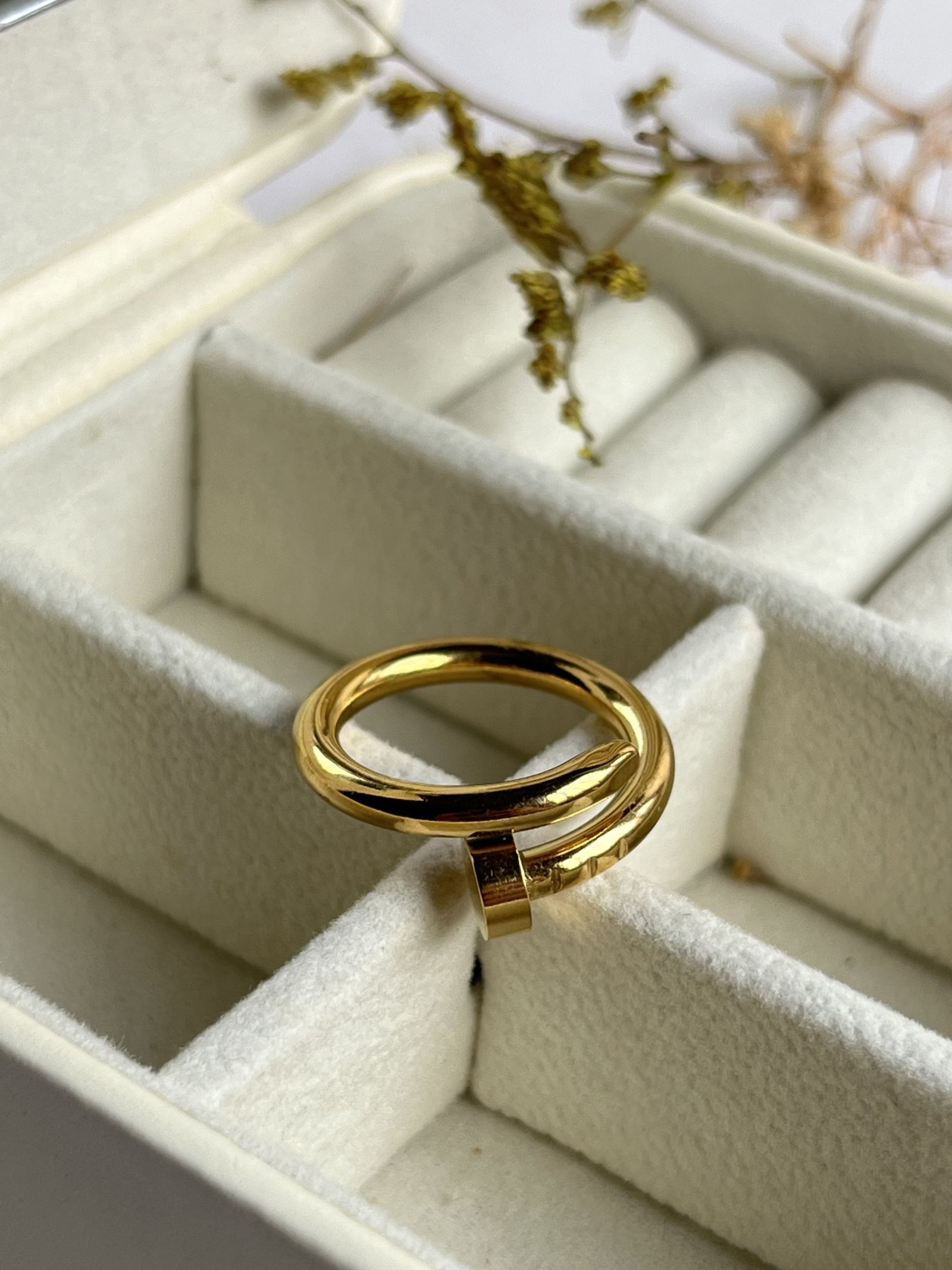 Clou Pure Nail Band Ring