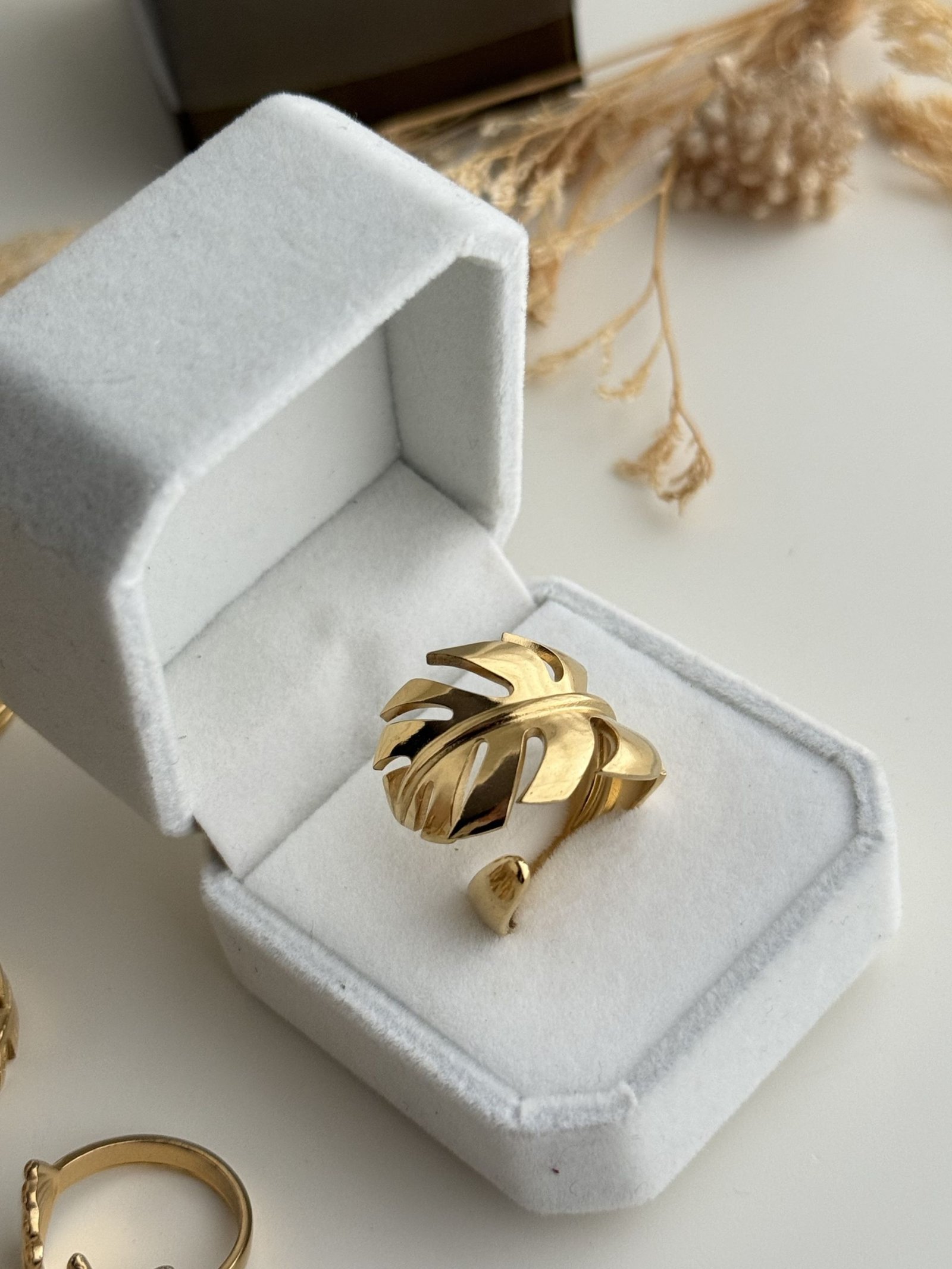 Monstera Leaf Open Ring