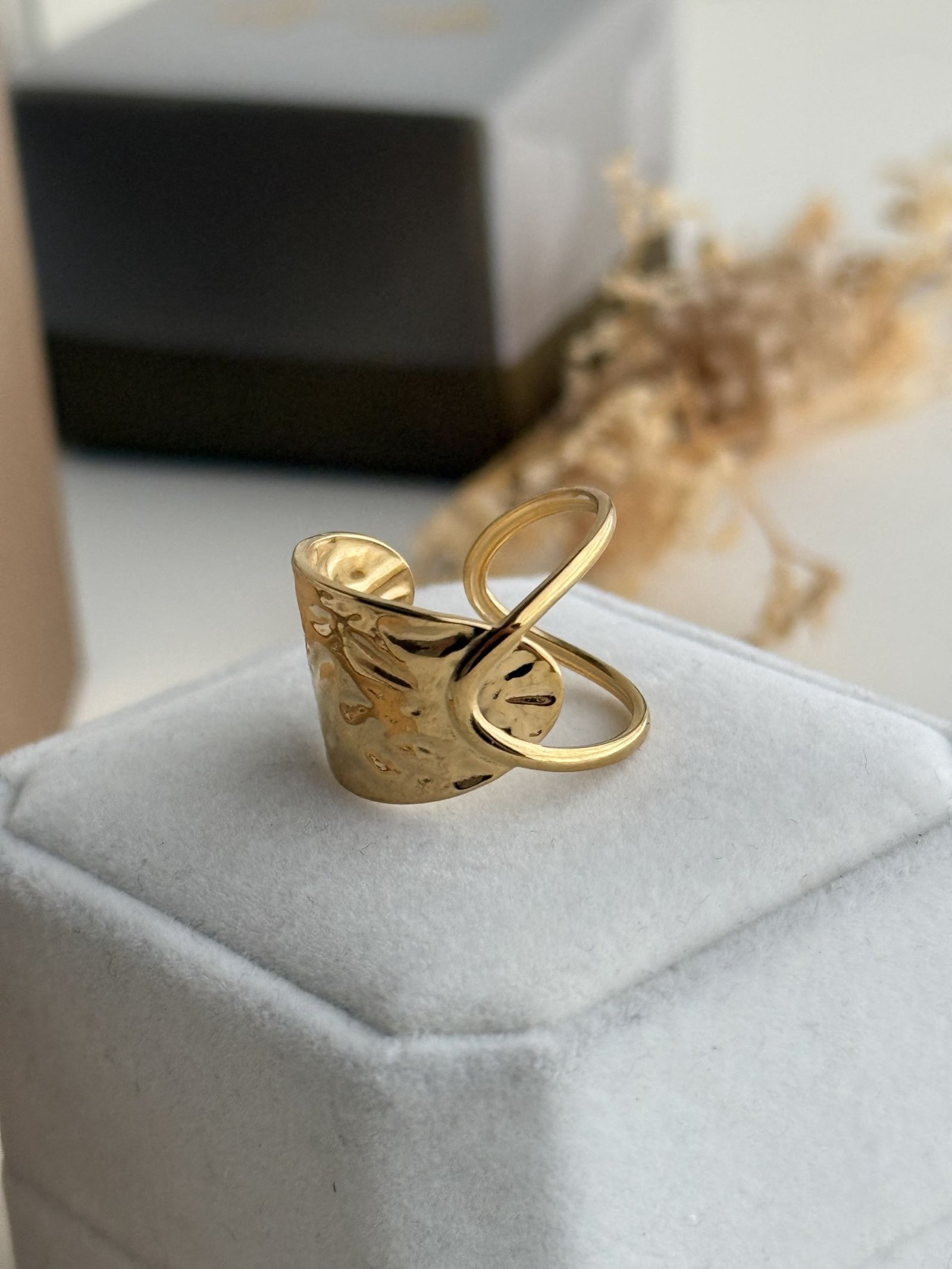 Velora Sculpt Open Ring